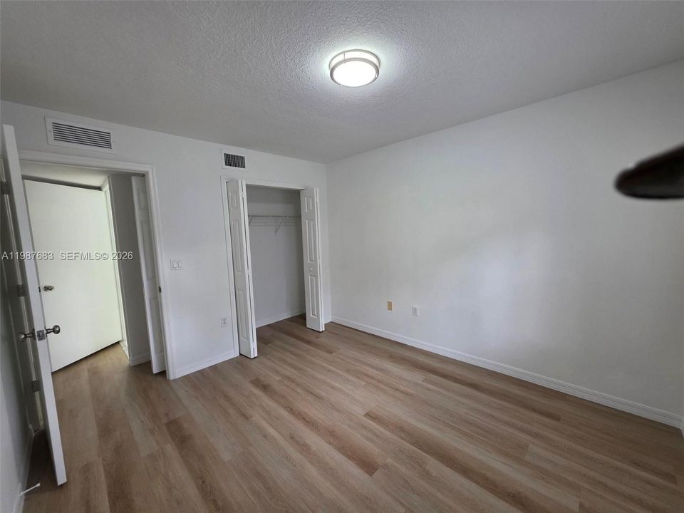 Active With Contract: $218,500 (3 beds, 2 baths, 1099 Square Feet)