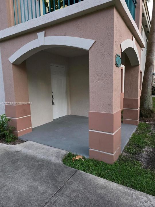 Active With Contract: $218,500 (3 beds, 2 baths, 1099 Square Feet)