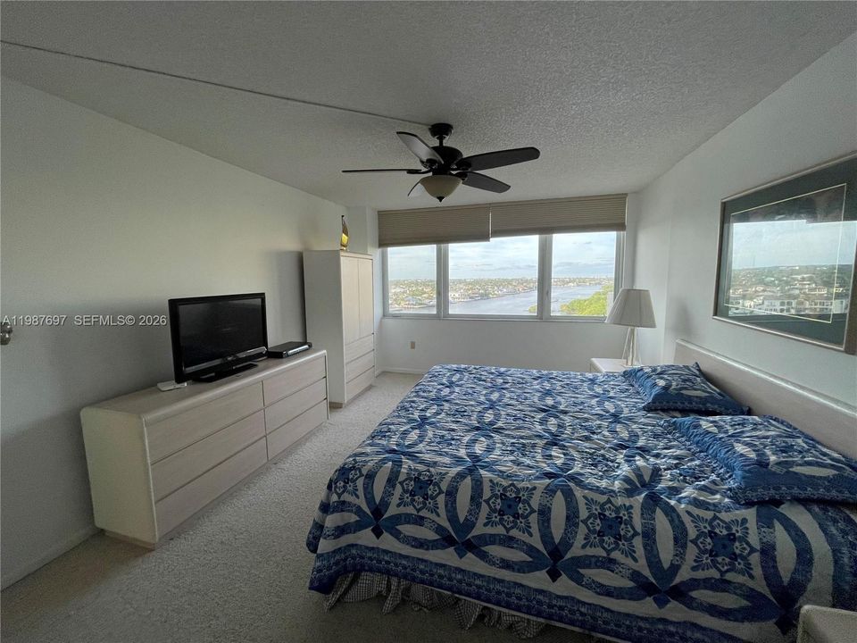 For Rent: $5,450 (2 beds, 2 baths, 1349 Square Feet)