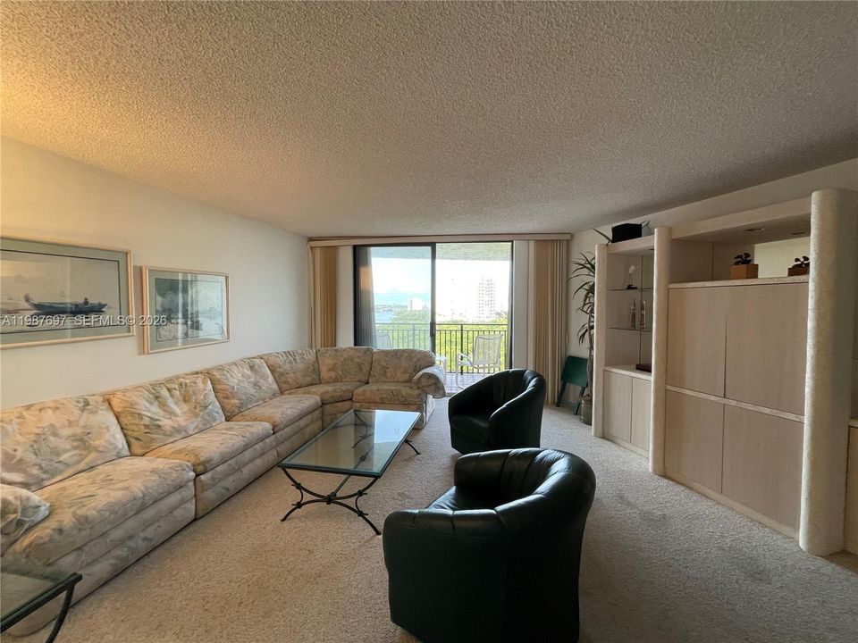 For Rent: $5,450 (2 beds, 2 baths, 1349 Square Feet)