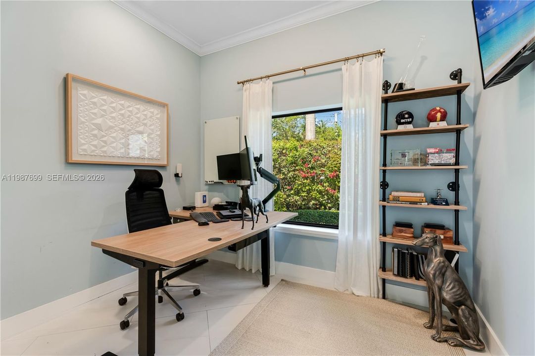 Split 5th Bedroom great for office