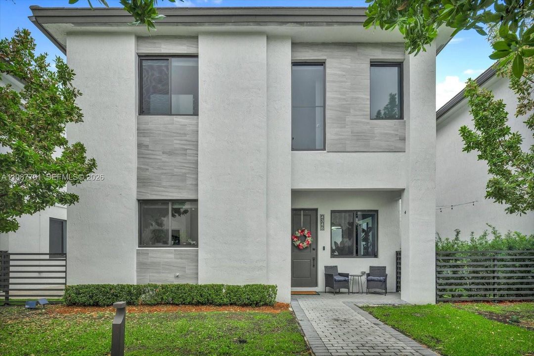 For Sale: $1,110,000 (4 beds, 3 baths, 2863 Square Feet)