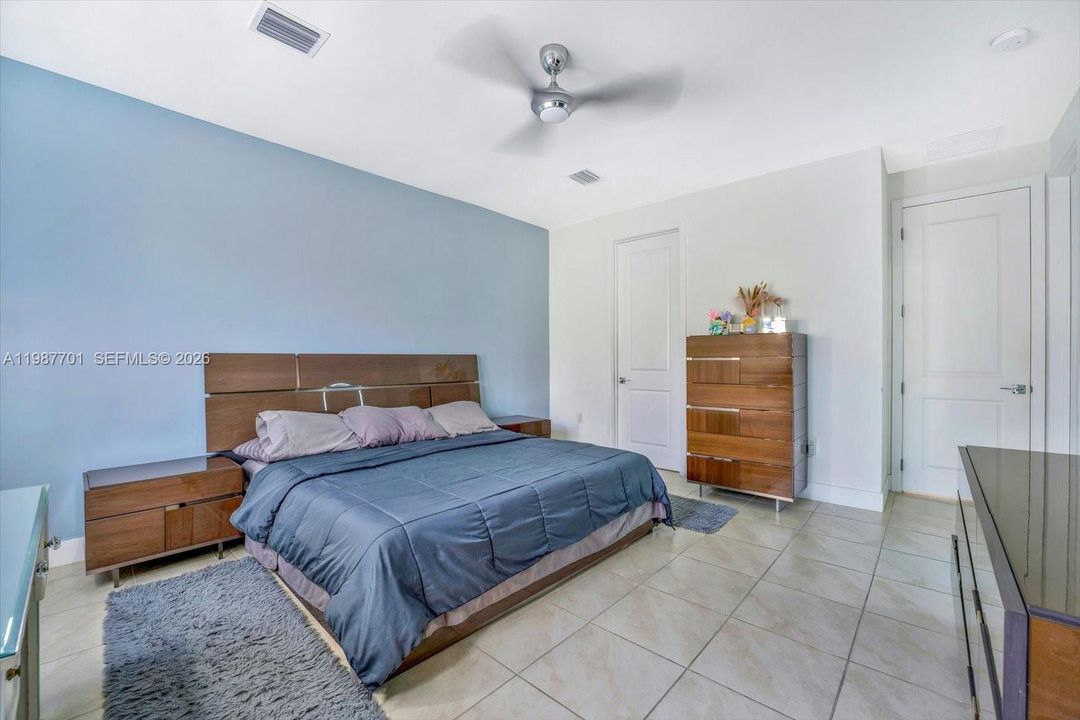For Sale: $1,110,000 (4 beds, 3 baths, 2863 Square Feet)