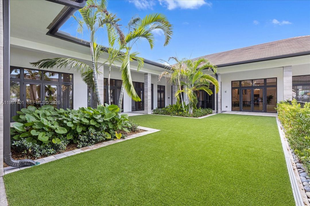 For Sale: $1,110,000 (4 beds, 3 baths, 2863 Square Feet)