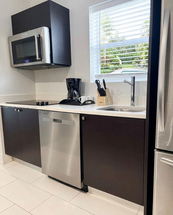 На продажу: $150,000 (1 спален, 2 ванн, 1070 Квадратных фут)