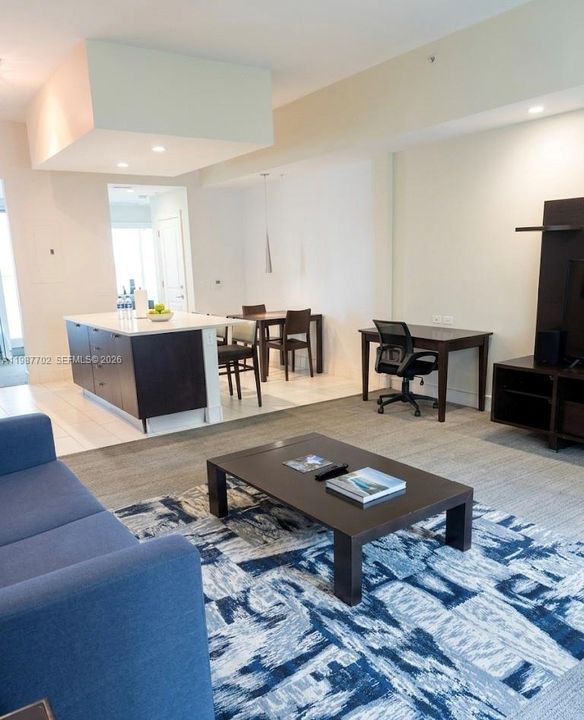 На продажу: $150,000 (1 спален, 2 ванн, 1070 Квадратных фут)