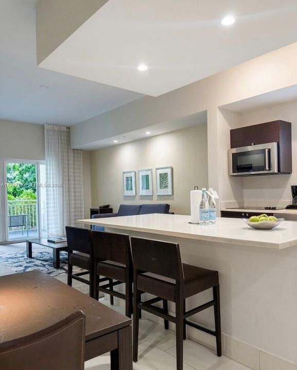 На продажу: $150,000 (1 спален, 2 ванн, 1070 Квадратных фут)