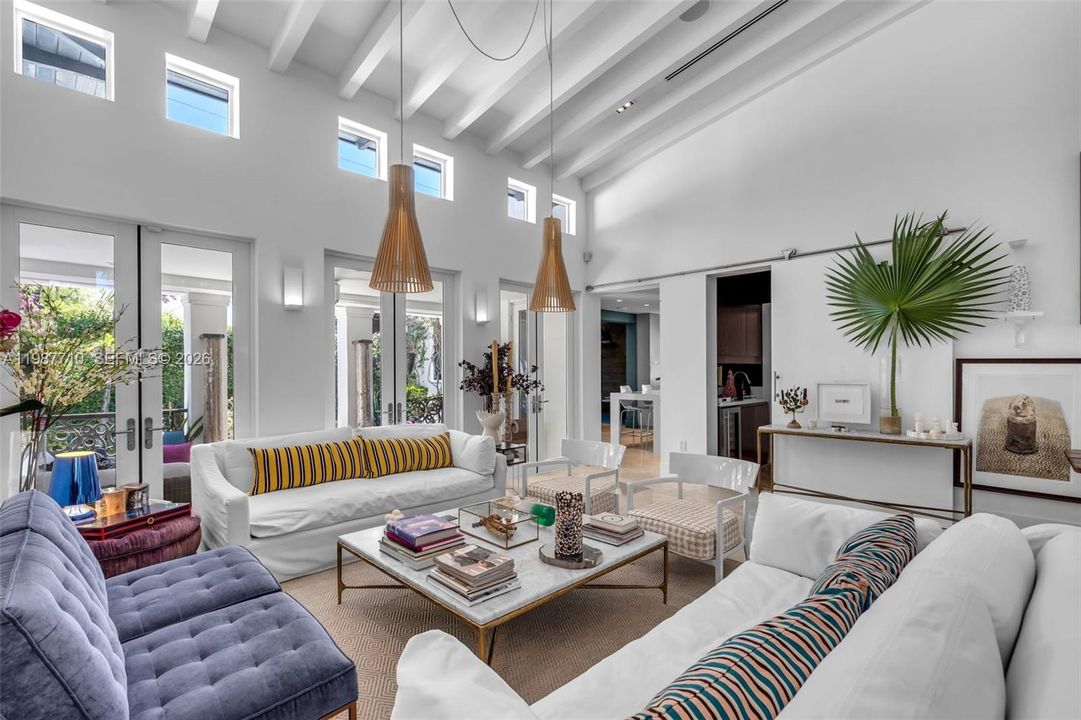 En Venta: $5,495,000 (5 camas, 5 baños, 3476 Pies cuadrados)