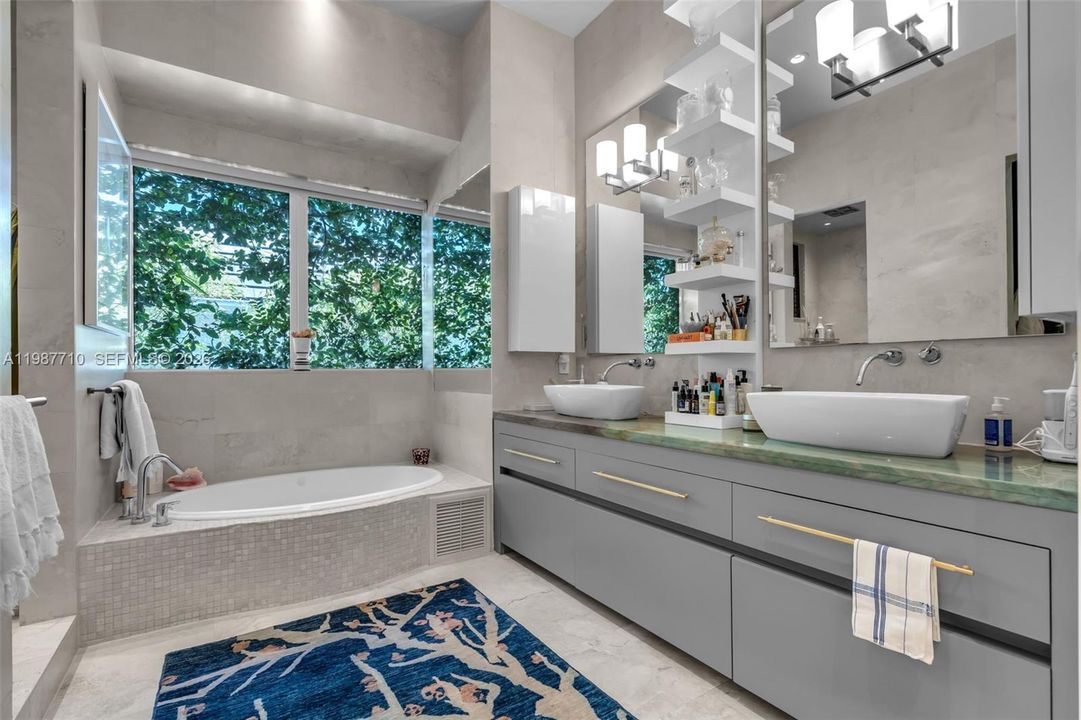 En Venta: $5,495,000 (5 camas, 5 baños, 3476 Pies cuadrados)