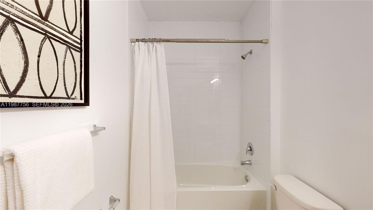 Active With Contract: $2,500 (3 beds, 2 baths, 1478 Square Feet)