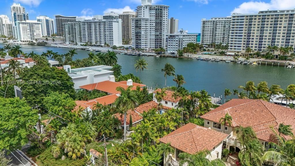 Active With Contract: $35,000 (6 beds, 5 baths, 3194 Square Feet)