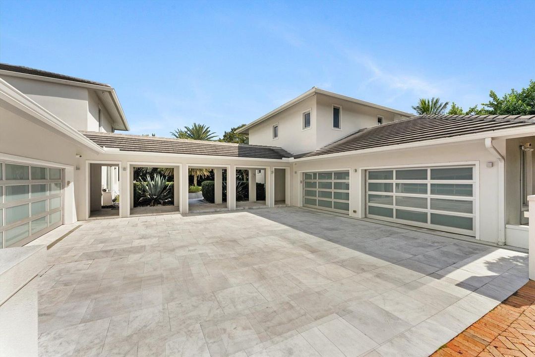 Garage/Parking