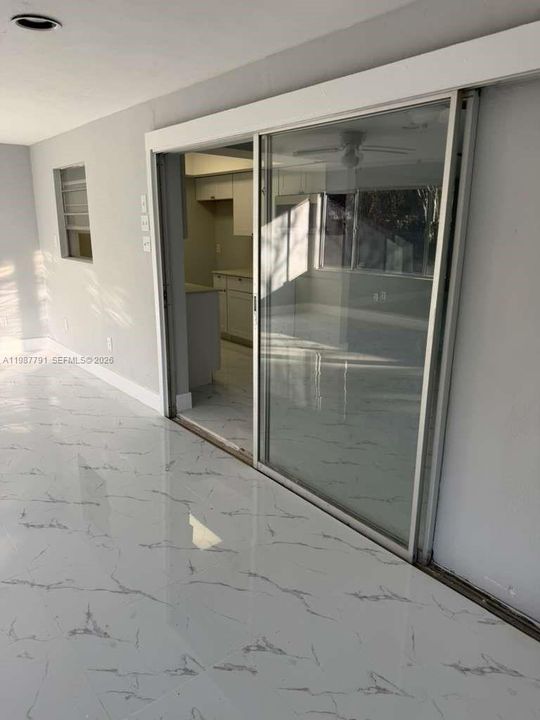 Недавно арендовано: $2,250 (5 спален, 2 ванн, 2112 Квадратных фут)