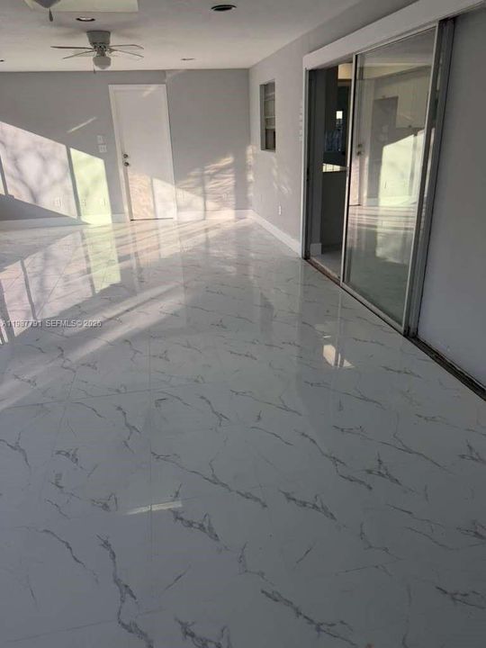 Недавно арендовано: $2,250 (5 спален, 2 ванн, 2112 Квадратных фут)
