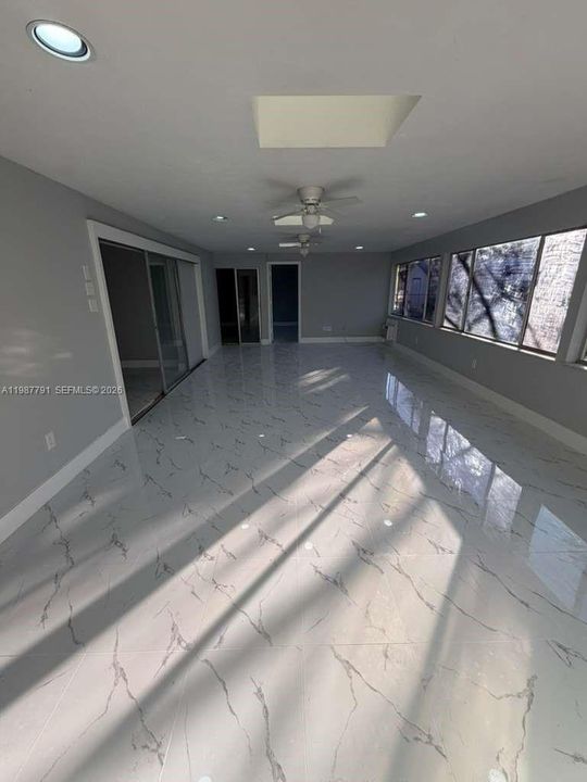 Недавно арендовано: $2,250 (5 спален, 2 ванн, 2112 Квадратных фут)