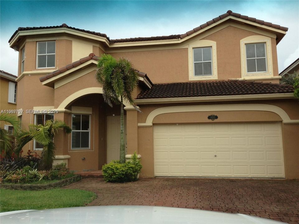 Active With Contract: $4,400 (4 beds, 4 baths, 2650 Square Feet)