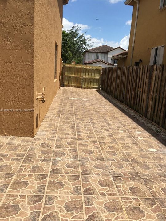Active With Contract: $4,400 (4 beds, 4 baths, 2650 Square Feet)