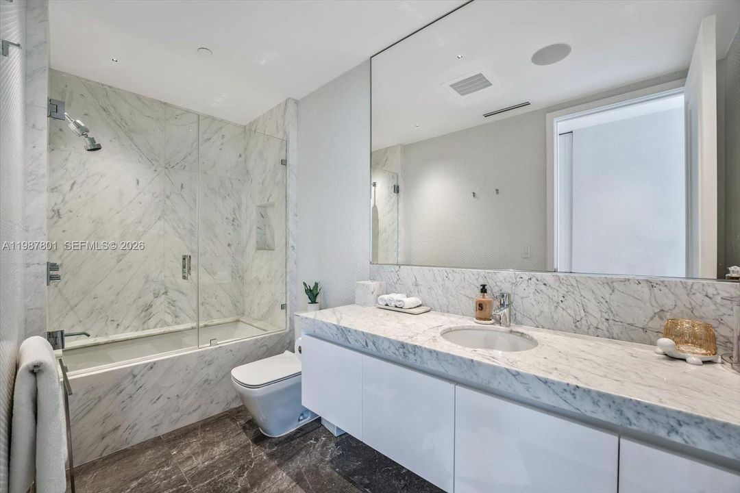 For Sale: $15,750,000 (6 beds, 8 baths, 4965 Square Feet)