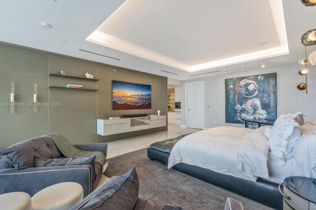 For Sale: $15,750,000 (6 beds, 8 baths, 4965 Square Feet)