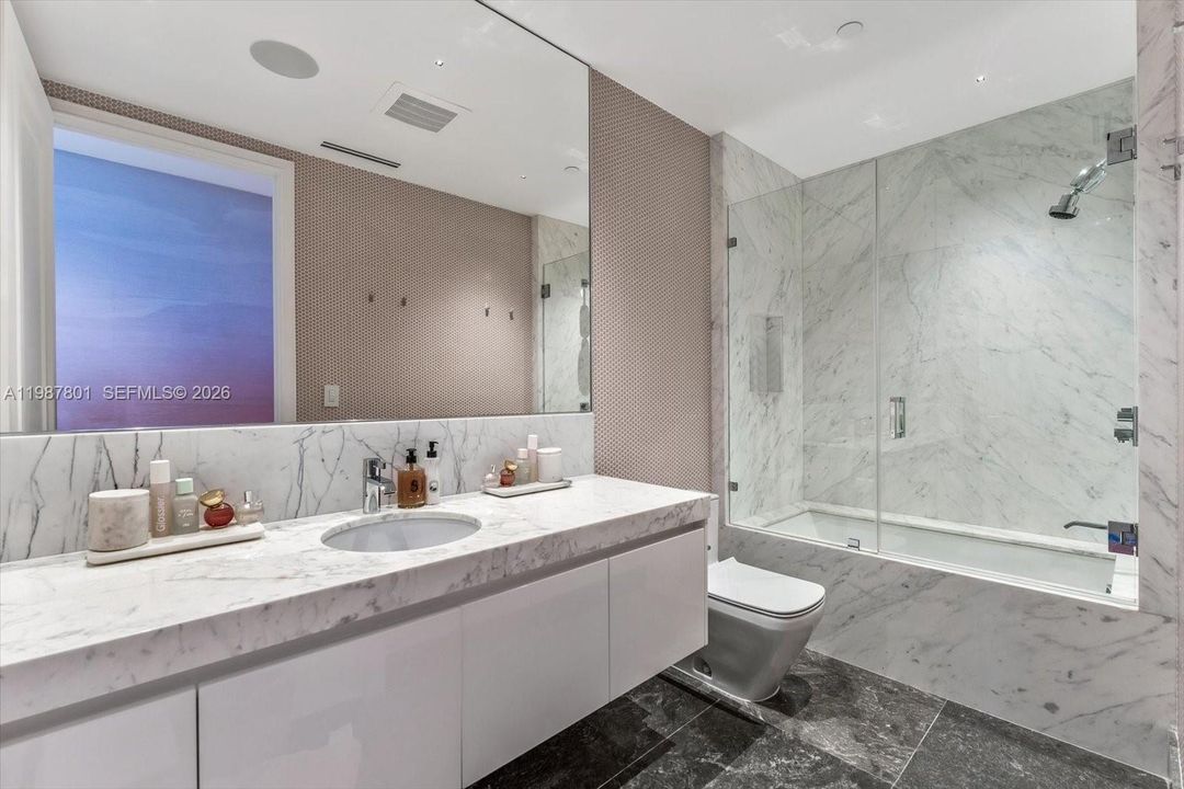 For Sale: $15,750,000 (6 beds, 8 baths, 4965 Square Feet)