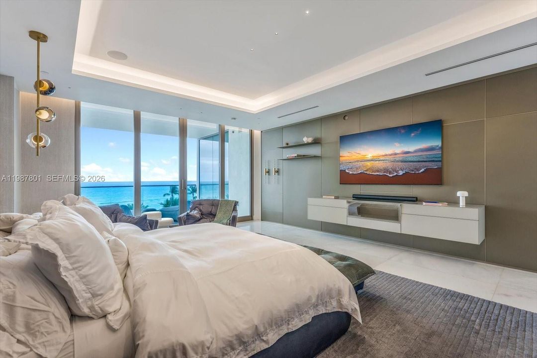 For Sale: $15,750,000 (6 beds, 8 baths, 4965 Square Feet)