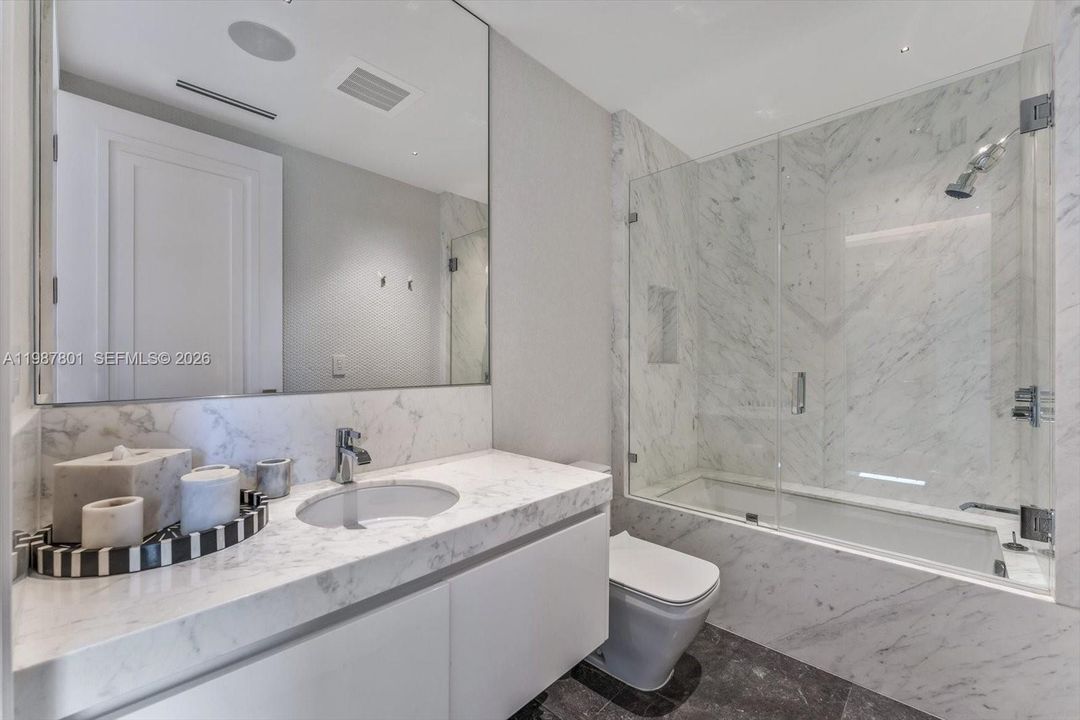 For Sale: $15,750,000 (6 beds, 8 baths, 4965 Square Feet)