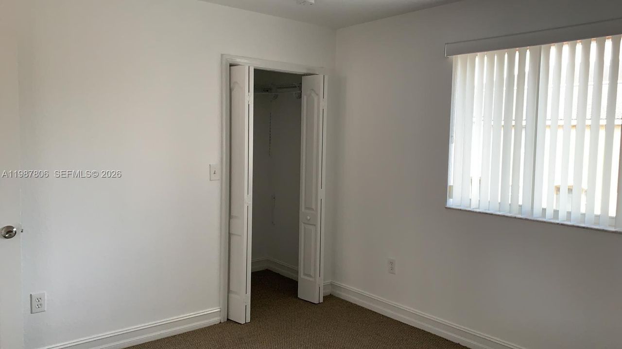 待售: $330,000 (2 贝兹, 2 浴室, 970 平方英尺)