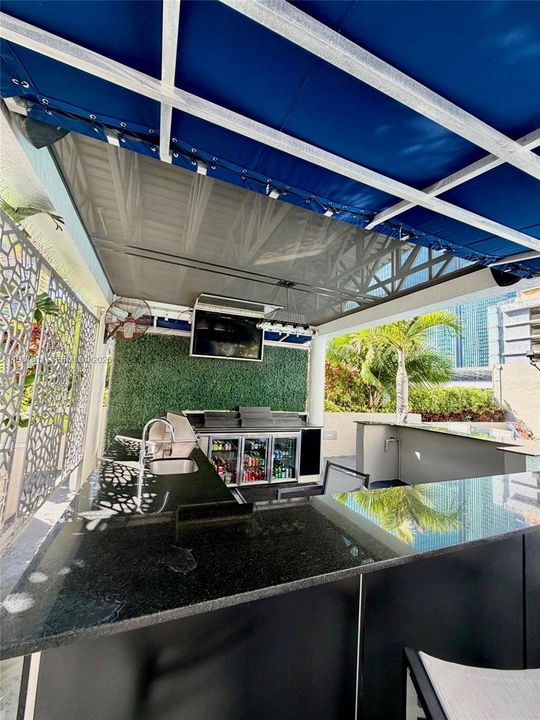 En Venta: $335,000 (1 camas, 1 baños, 640 Pies cuadrados)