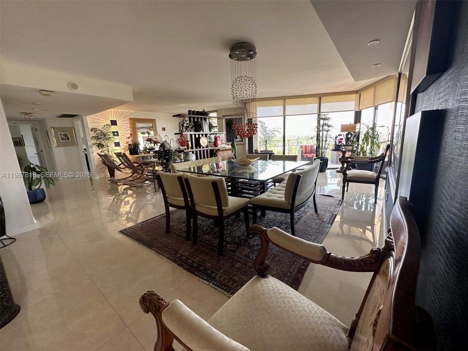 Living Dining Area