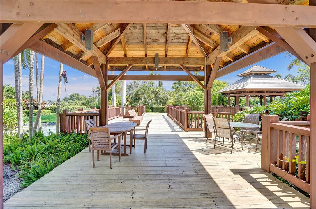 For Sale: $739,000 (3 beds, 2 baths, 1913 Square Feet)