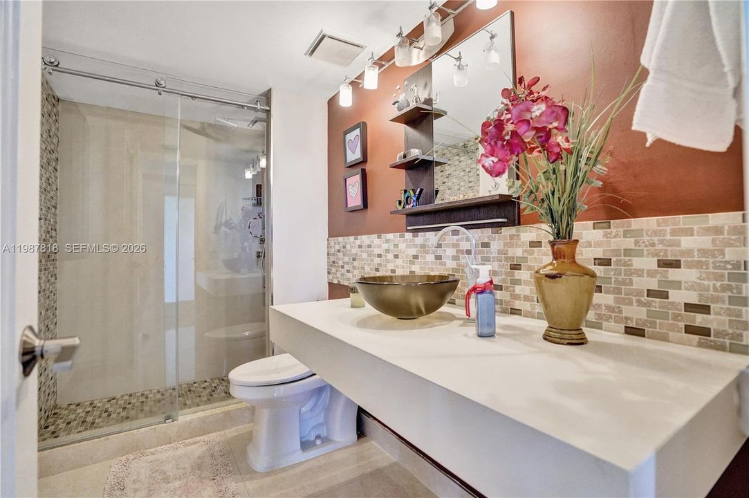 For Sale: $739,000 (3 beds, 2 baths, 1913 Square Feet)