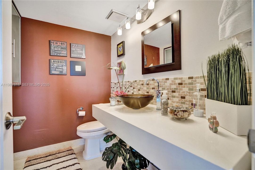 For Sale: $739,000 (3 beds, 2 baths, 1913 Square Feet)