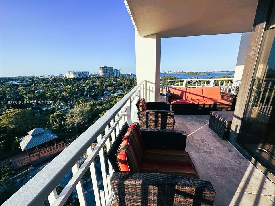 For Sale: $739,000 (3 beds, 2 baths, 1913 Square Feet)