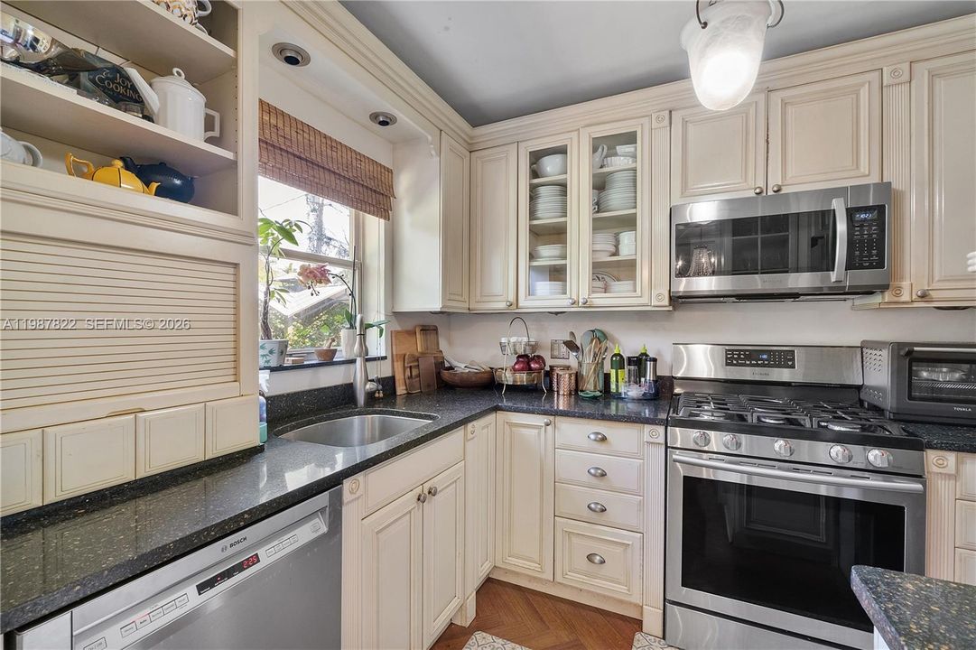 Vendido Recientemente: $995,000 (3 camas, 2 baños, 1980 Pies cuadrados)