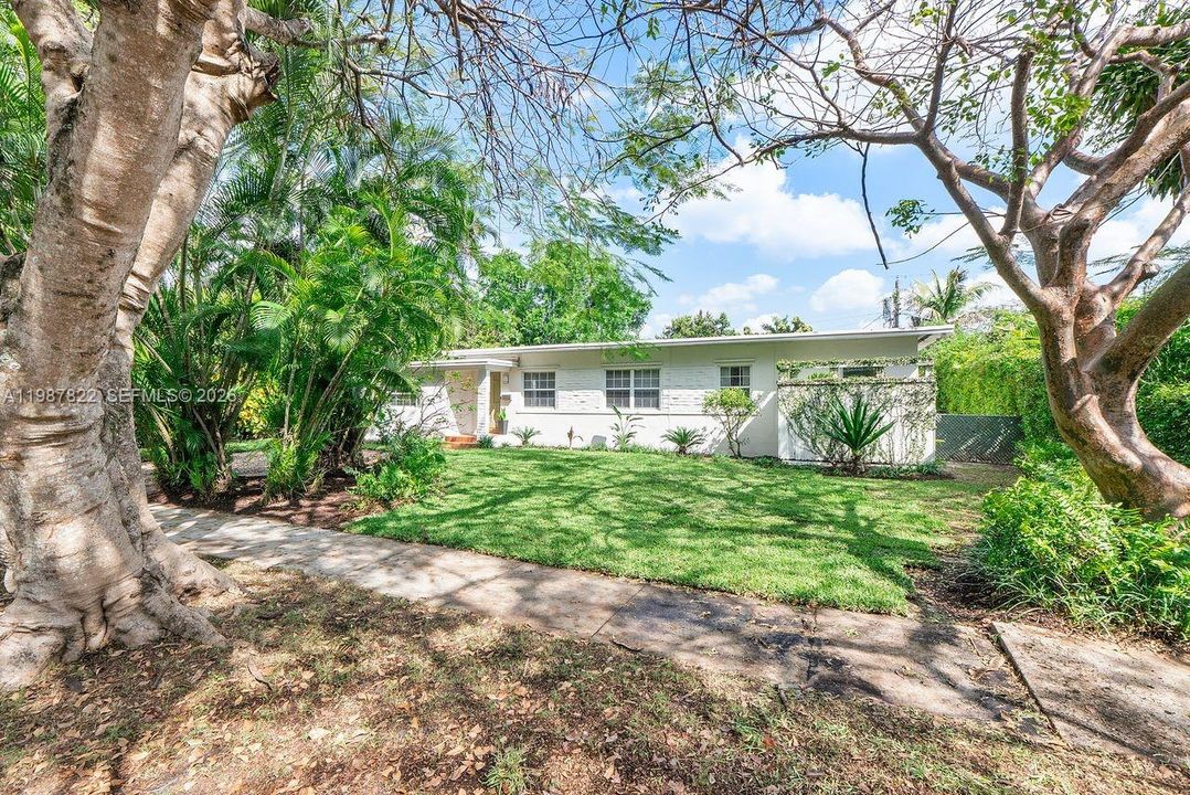 Vendido Recientemente: $995,000 (3 camas, 2 baños, 1980 Pies cuadrados)