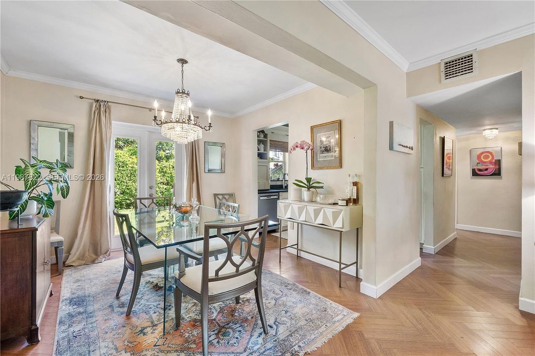Vendido Recientemente: $995,000 (3 camas, 2 baños, 1980 Pies cuadrados)