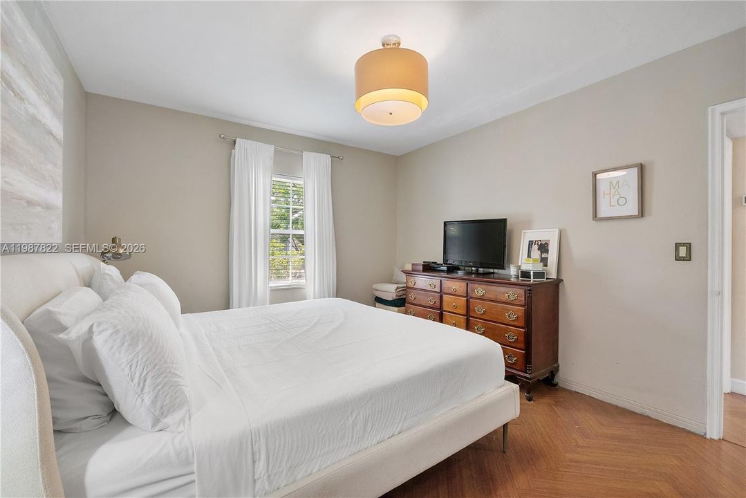 Vendido Recientemente: $995,000 (3 camas, 2 baños, 1980 Pies cuadrados)