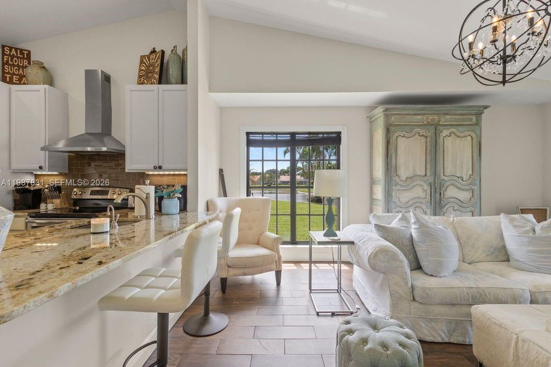 For Sale: $439,000 (2 beds, 2 baths, 1039 Square Feet)