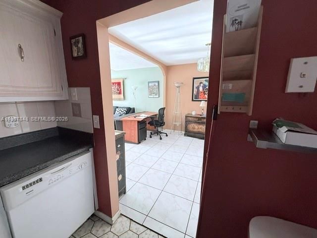 For Sale: $80,000 (1 beds, 1 baths, 748 Square Feet)