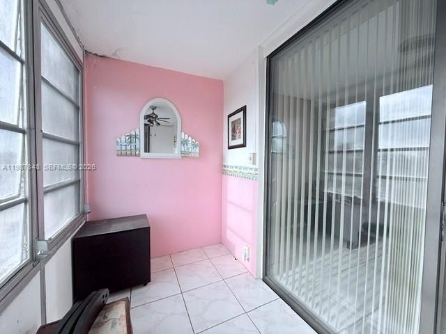 For Sale: $80,000 (1 beds, 1 baths, 748 Square Feet)