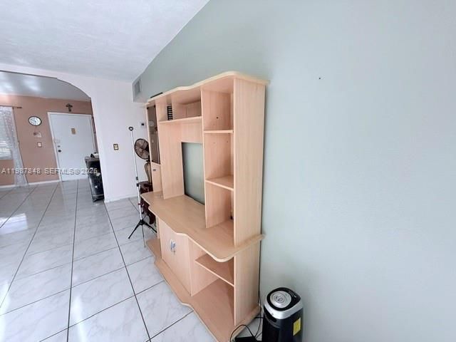 For Sale: $80,000 (1 beds, 1 baths, 748 Square Feet)
