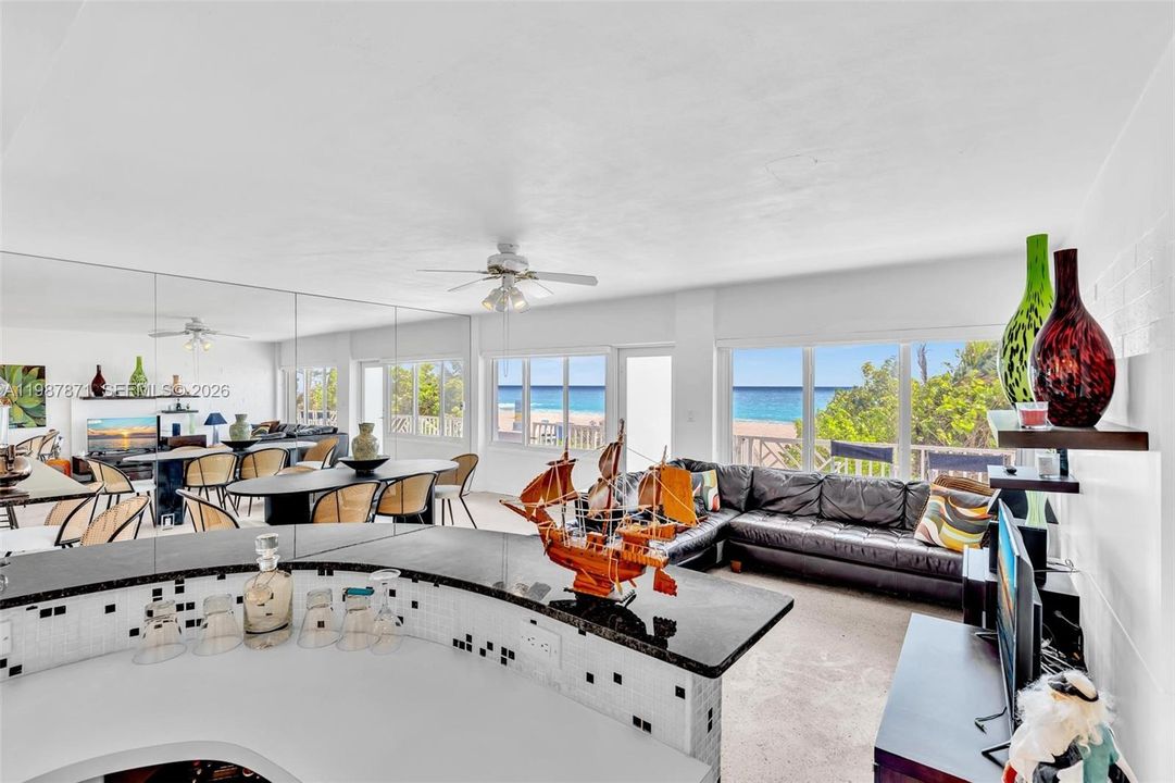 Active With Contract: $3,000 (1 beds, 1 baths, 730 Square Feet)