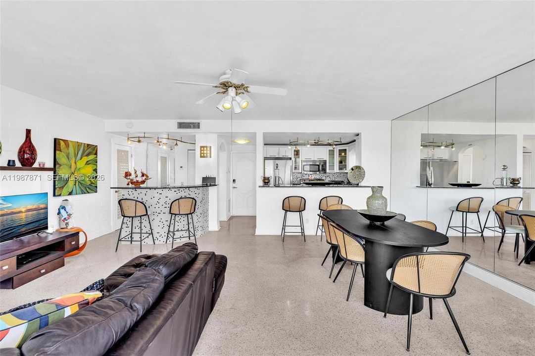 Active With Contract: $3,000 (1 beds, 1 baths, 730 Square Feet)