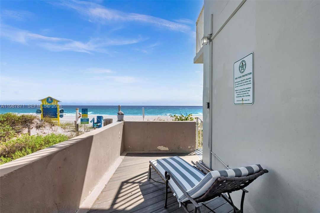 Active With Contract: $3,000 (1 beds, 1 baths, 730 Square Feet)