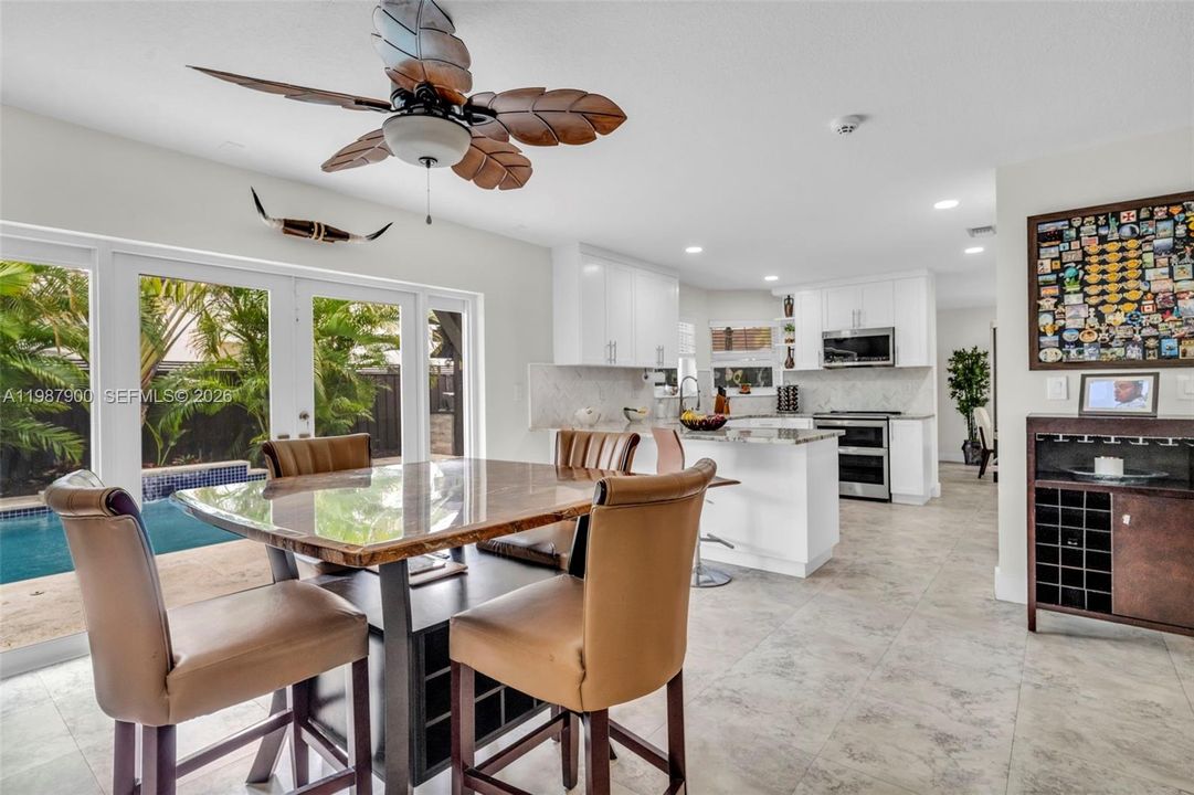 Recently Sold: $829,000 (4 beds, 3 baths, 2096 Square Feet)
