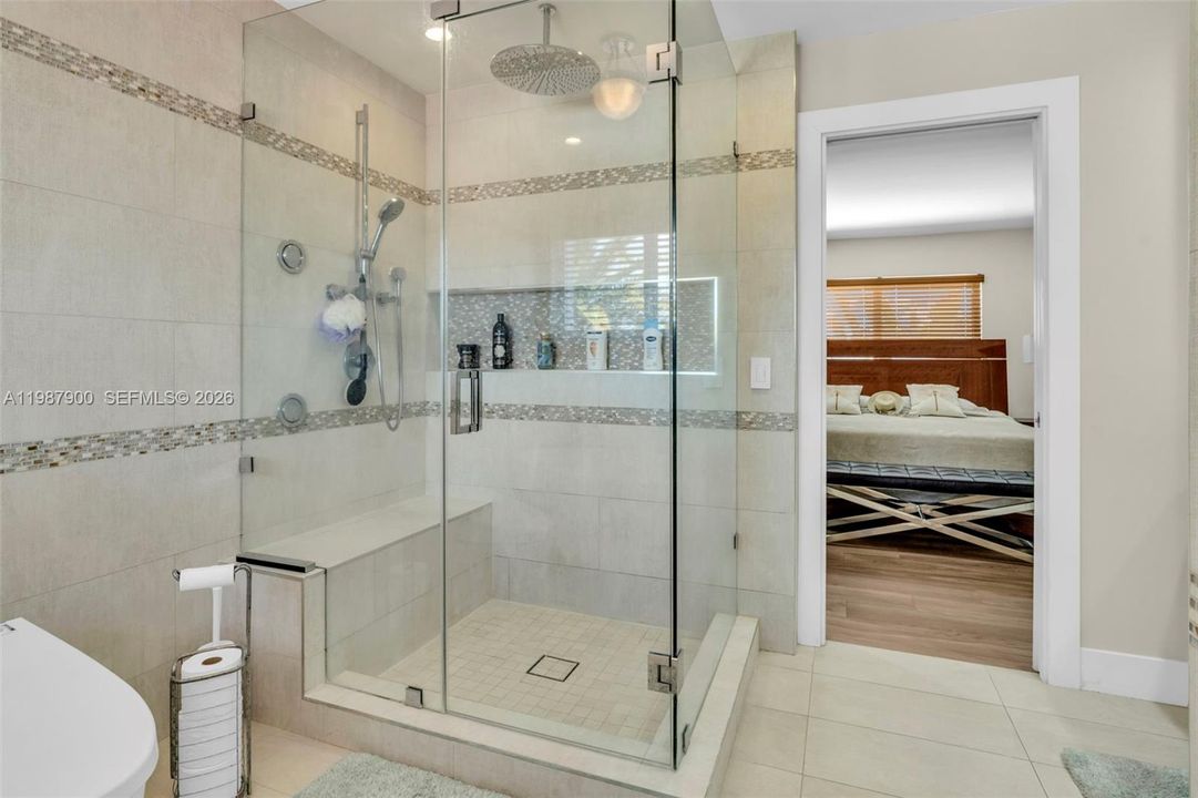 Recently Sold: $829,000 (4 beds, 3 baths, 2096 Square Feet)