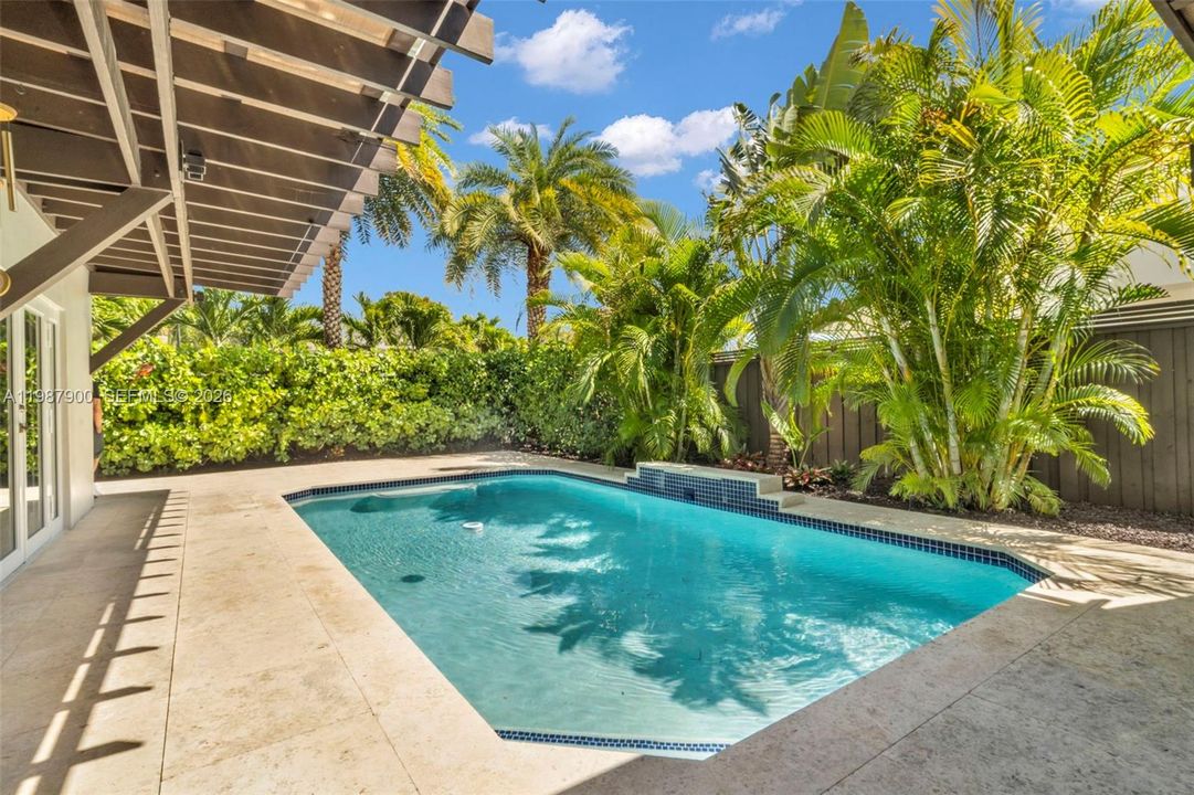 Recently Sold: $829,000 (4 beds, 3 baths, 2096 Square Feet)