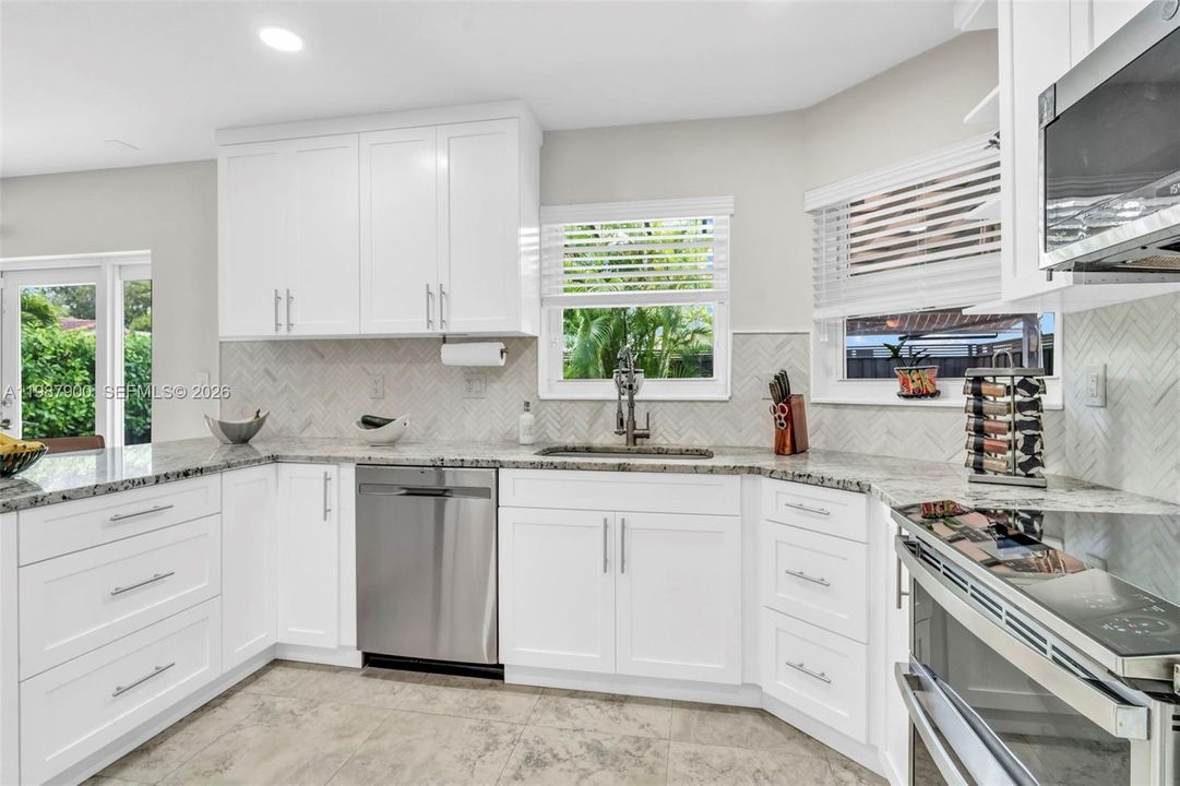 Recently Sold: $829,000 (4 beds, 3 baths, 2096 Square Feet)