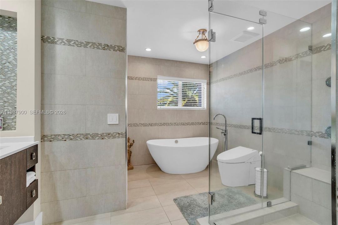 Recently Sold: $829,000 (4 beds, 3 baths, 2096 Square Feet)
