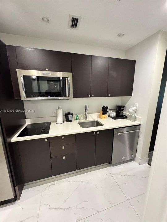 На продажу: $120,000 (1 спален, 1 ванн, 705 Квадратных фут)